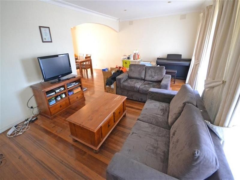 27 Mullens Road, Vermont South VIC 3133