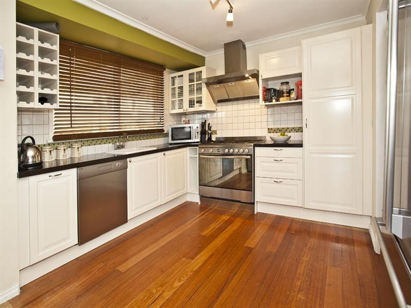 38 Whitehaven Crescent, Mulgrave VIC 3170