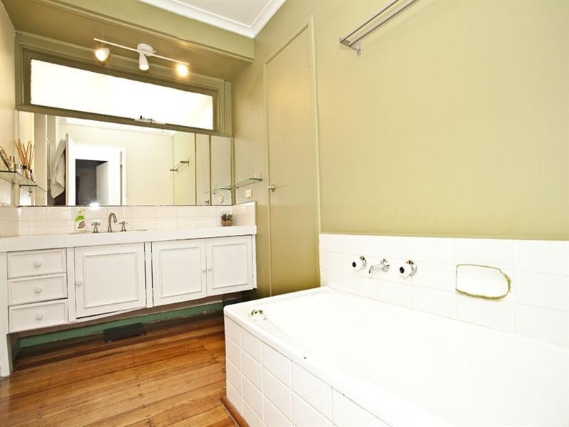 38 Whitehaven Crescent, Mulgrave VIC 3170