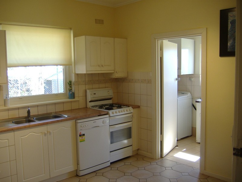 15 Tarnham Road, Seacombe Heights SA 5047