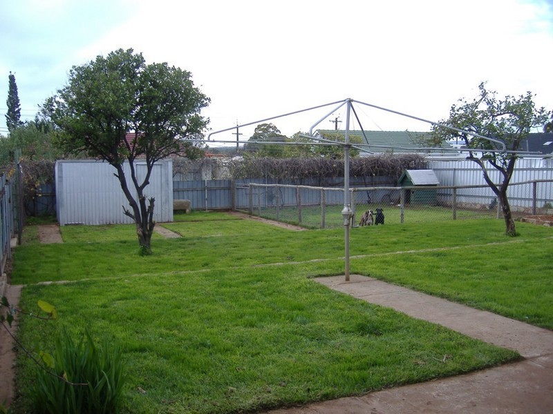 15 Tarnham Road, Seacombe Heights SA 5047