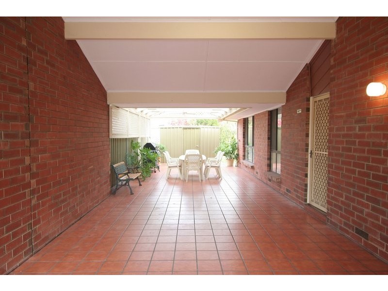 4b Elsinore Drive, Paradise SA 5075