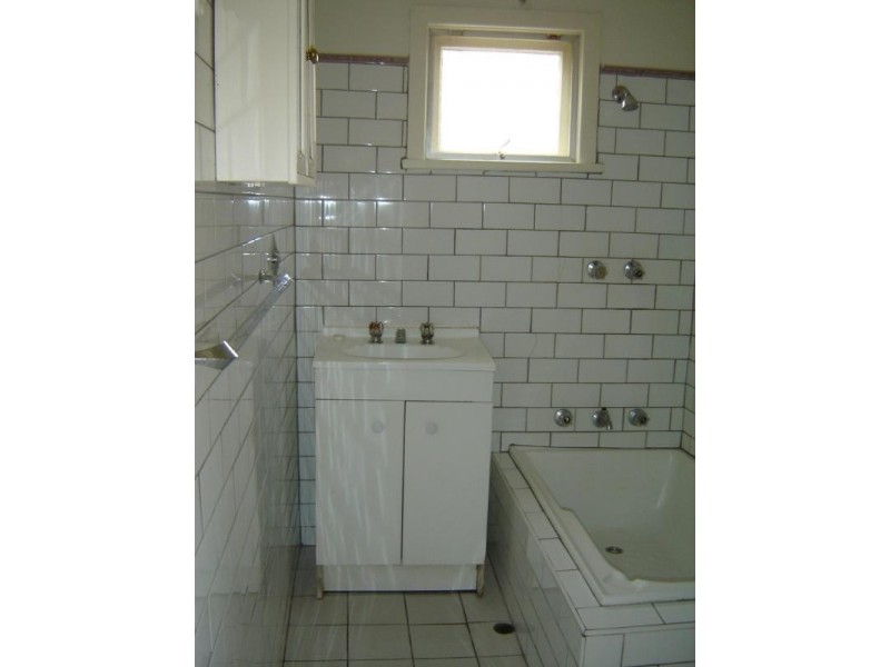 61 Fourth Avenue, St Peters SA 5069