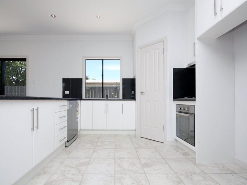 11 Budhollow Avenue, Paradise SA 5075