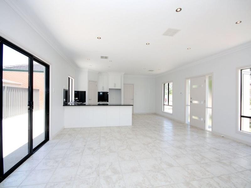 11 Budhollow Avenue, Paradise SA 5075