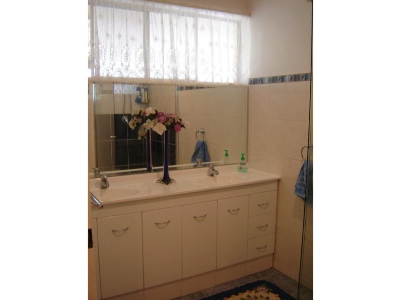 10 Jeff Street, Para Vista SA 5093