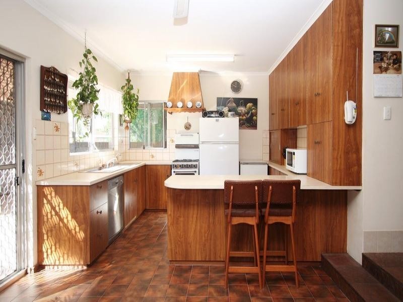 6 Moore Crescent, Campbelltown SA 5074