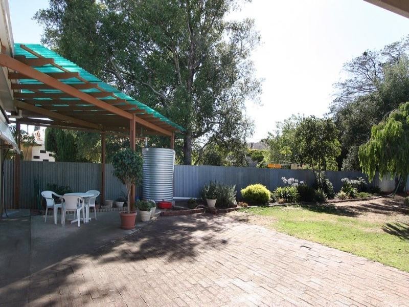 6 Moore Crescent, Campbelltown SA 5074