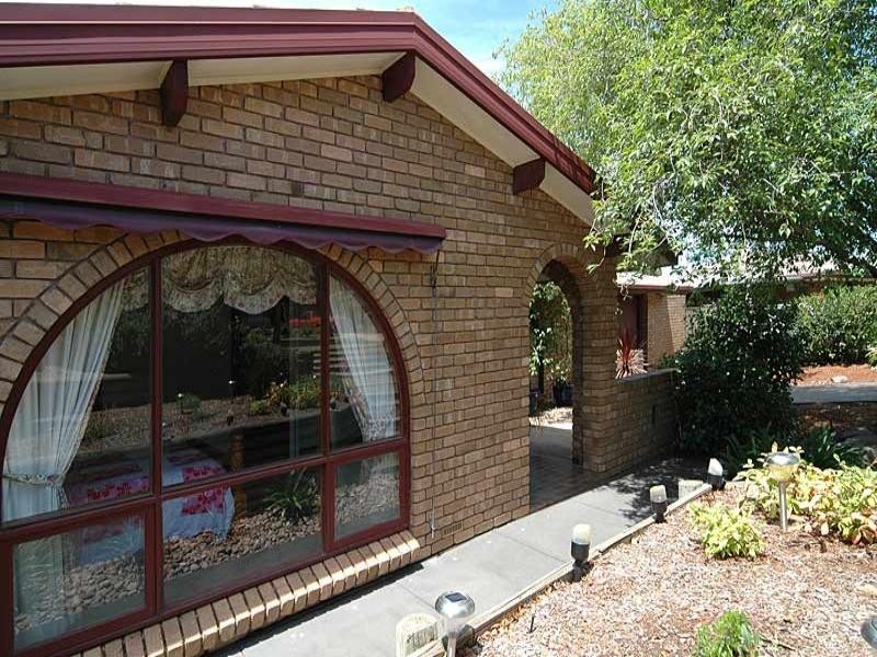 25 Minerva Crescent, Modbury Heights SA 5092