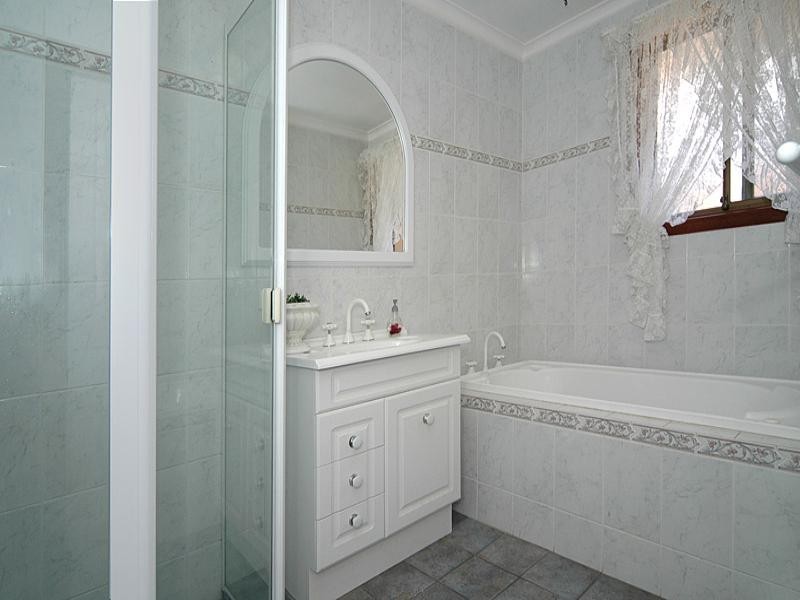 25 Minerva Crescent, Modbury Heights SA 5092