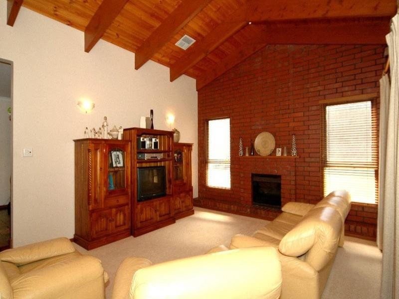 9 Bristol Crescent, Highbury SA 5089