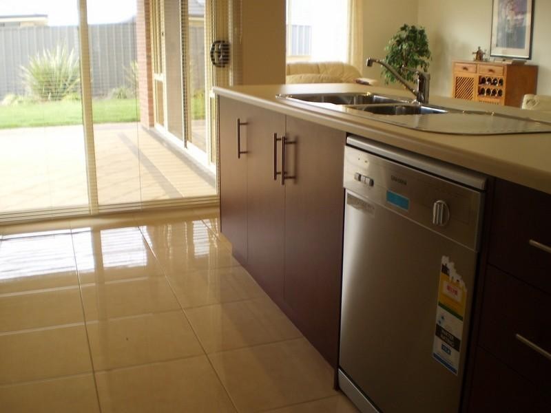 15 Lakeside Drive, Andrews Farm SA 5114