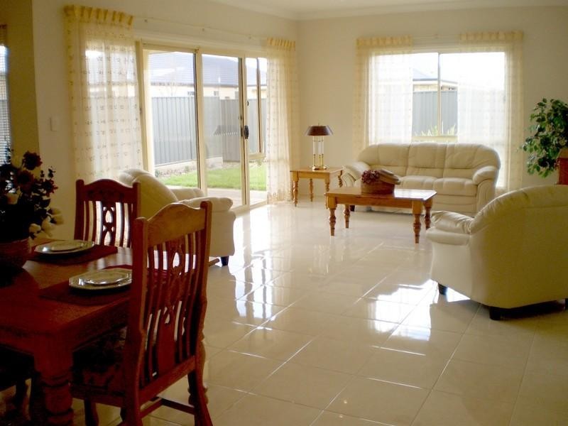 15 Lakeside Drive, Andrews Farm SA 5114