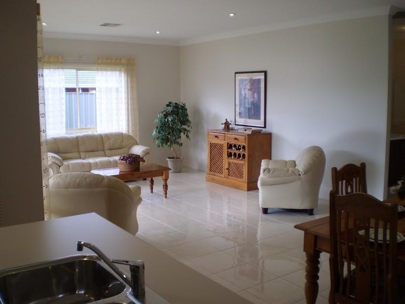 15 Lakeside Drive, Andrews Farm SA 5114