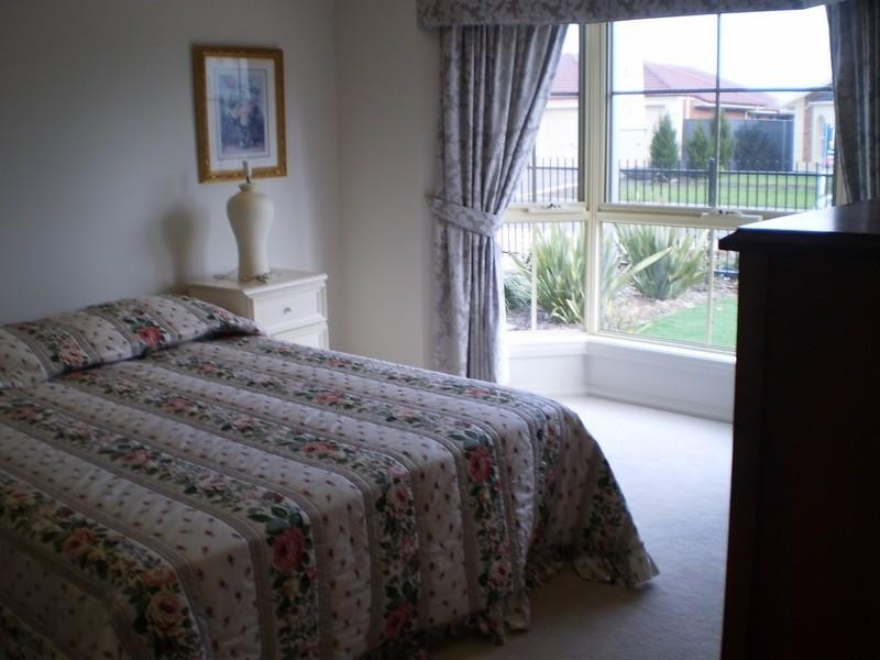 15 Lakeside Drive, Andrews Farm SA 5114