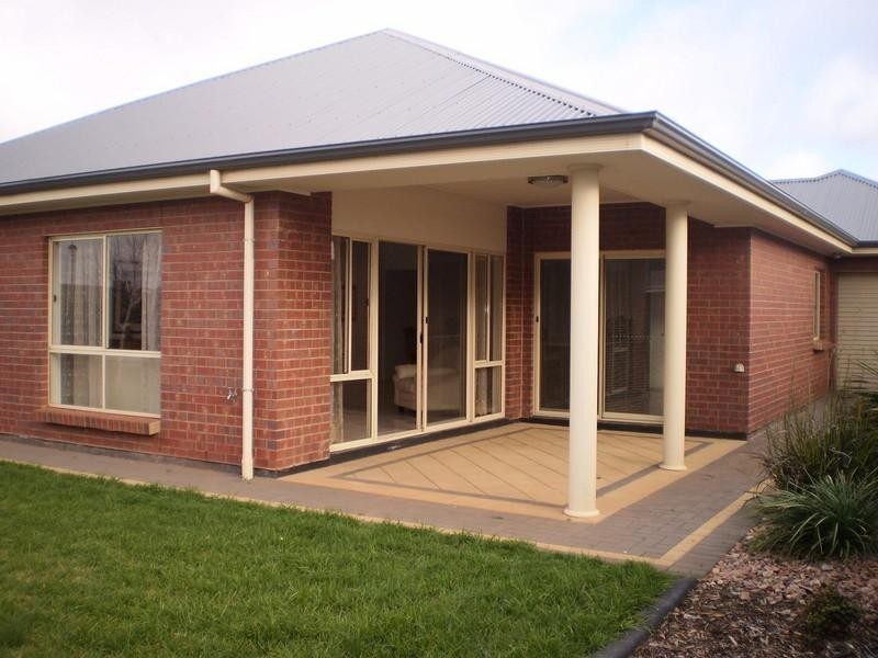 15 Lakeside Drive, Andrews Farm SA 5114