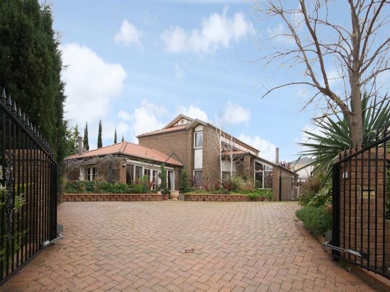 17 Rochester Crescent, Golden Grove SA 5125