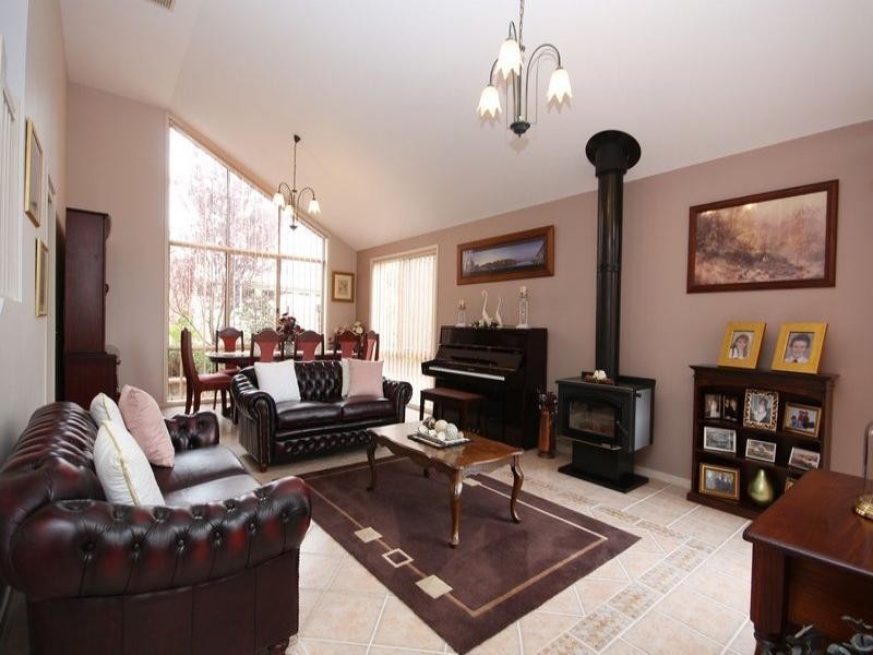 17 Rochester Crescent, Golden Grove SA 5125