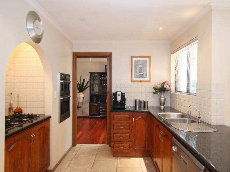 18 Waterford Avenue, Dernancourt SA 5075