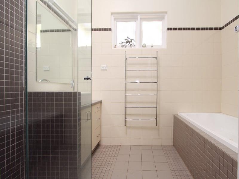 1 Burchett Avenue, Magill SA 5072