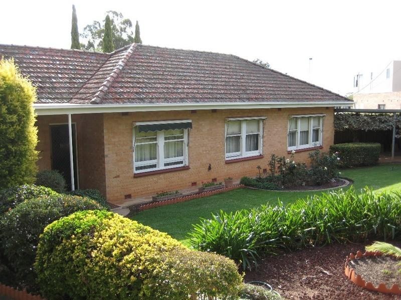 1 and 1a Williams Crescent., Linden Park SA 5065