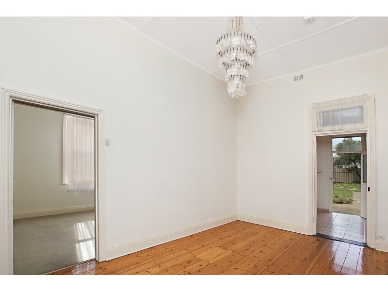 61 Fourth Avenue, St Peters SA 5069