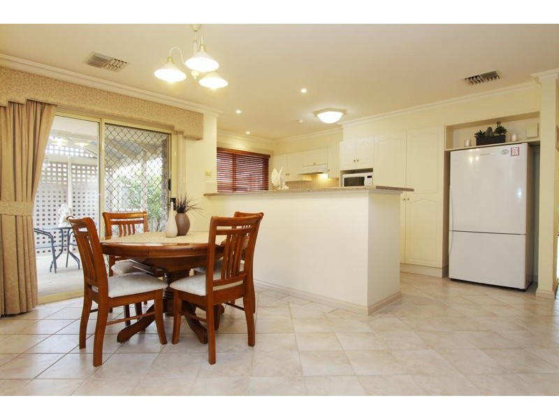 18 Oakdale Drive, Gilles Plains SA 5086