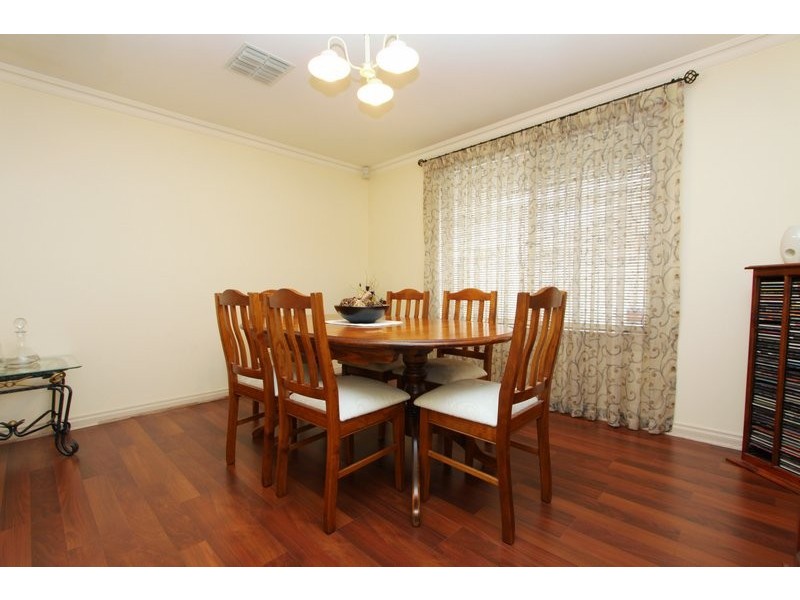 18 Oakdale Drive, Gilles Plains SA 5086