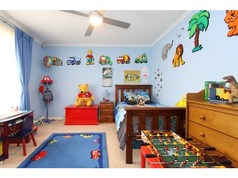 18 Oakdale Drive, Gilles Plains SA 5086