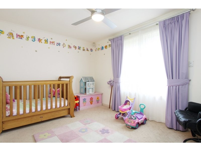 18 Oakdale Drive, Gilles Plains SA 5086