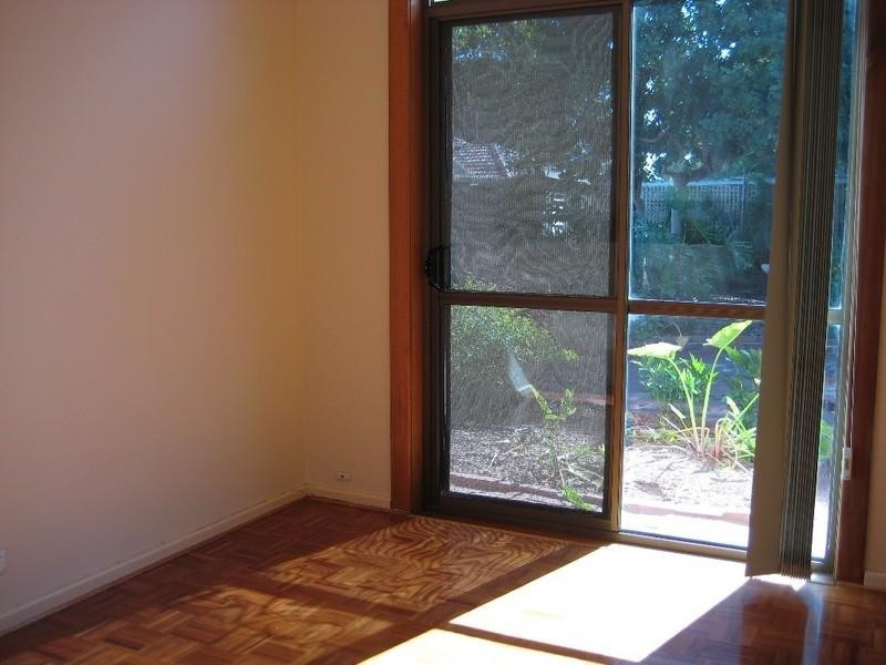 1 Lancaster Avenue, Valley View SA 5093