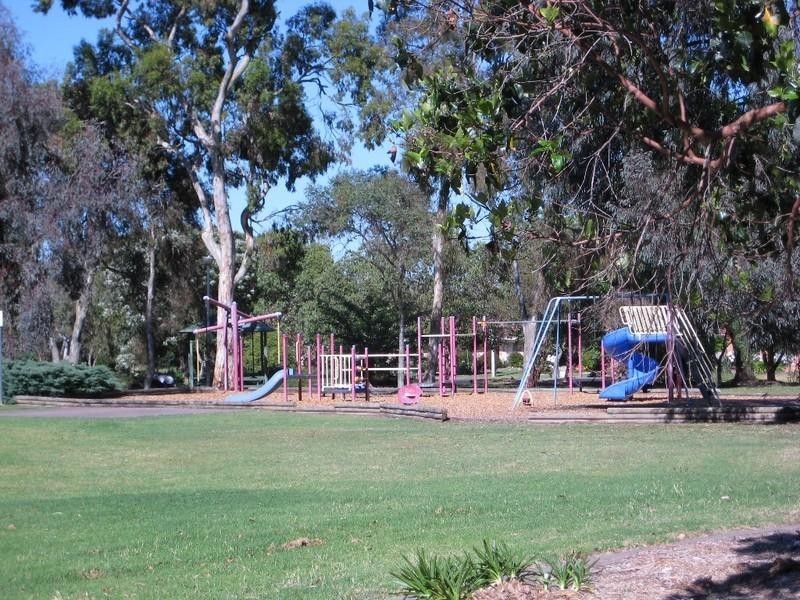 1 Lancaster Avenue, Valley View SA 5093