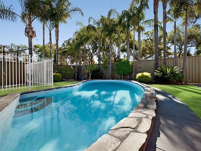 4 Ambrose Avenue, Campbelltown SA 5074