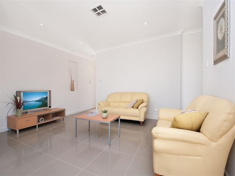 9 Arooma Street, Findon SA 5023