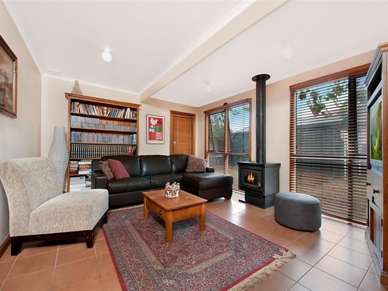 32 Wicks Avenue, Campbelltown SA 5074
