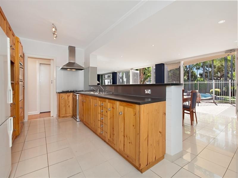 4 Ambrose Avenue, Campbelltown SA 5074