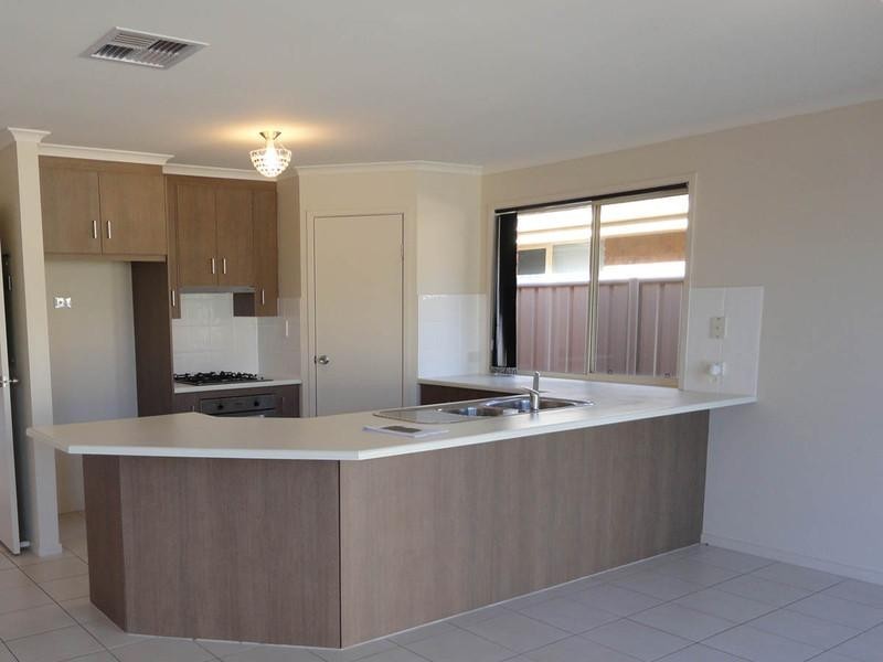 8 Tahlia Court, Parafield Gardens SA 5107