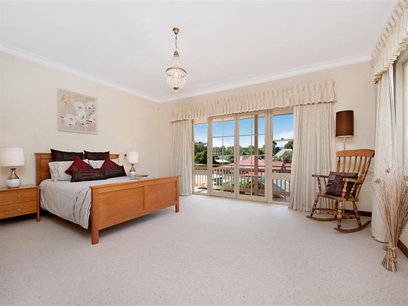 9 Redford Street, Vale Park SA 5081