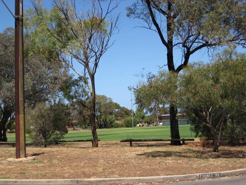 22 Radford Avenue, Clearview SA 5085