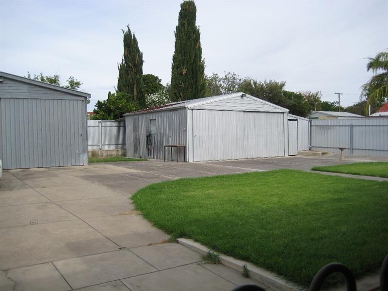 22 Radford Avenue, Clearview SA 5085