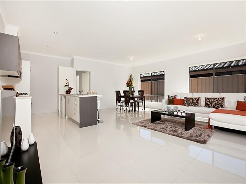 5a and 5b Thorndon Crescent, Paradise SA 5075