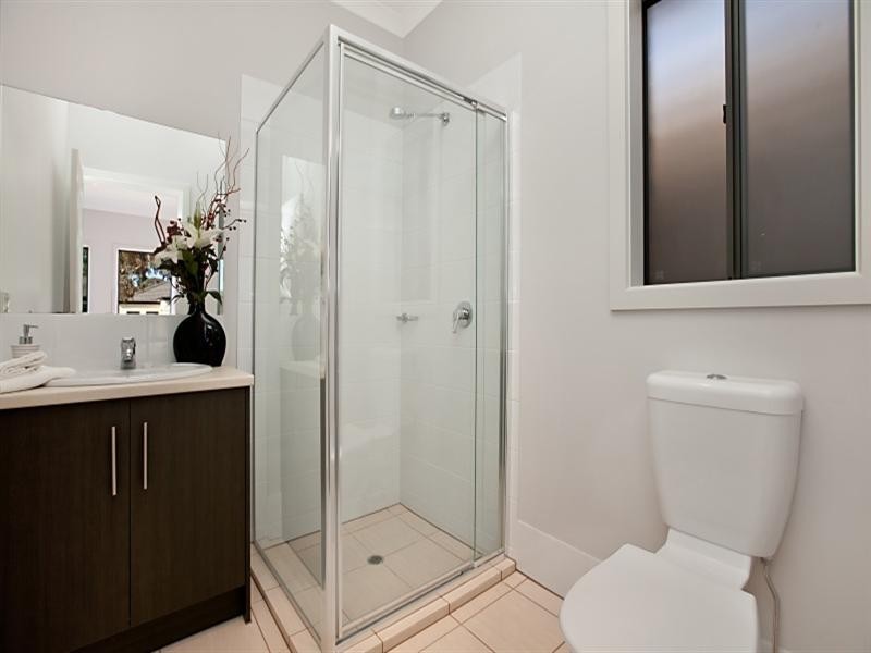 5a and 5b Thorndon Crescent, Paradise SA 5075