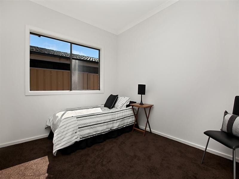 5a and 5b Thorndon Crescent, Paradise SA 5075