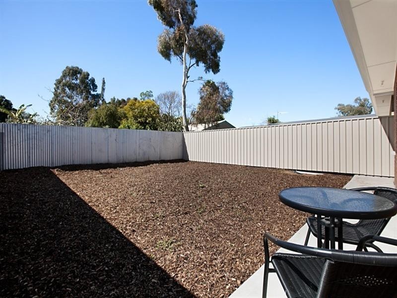 5a and 5b Thorndon Crescent, Paradise SA 5075