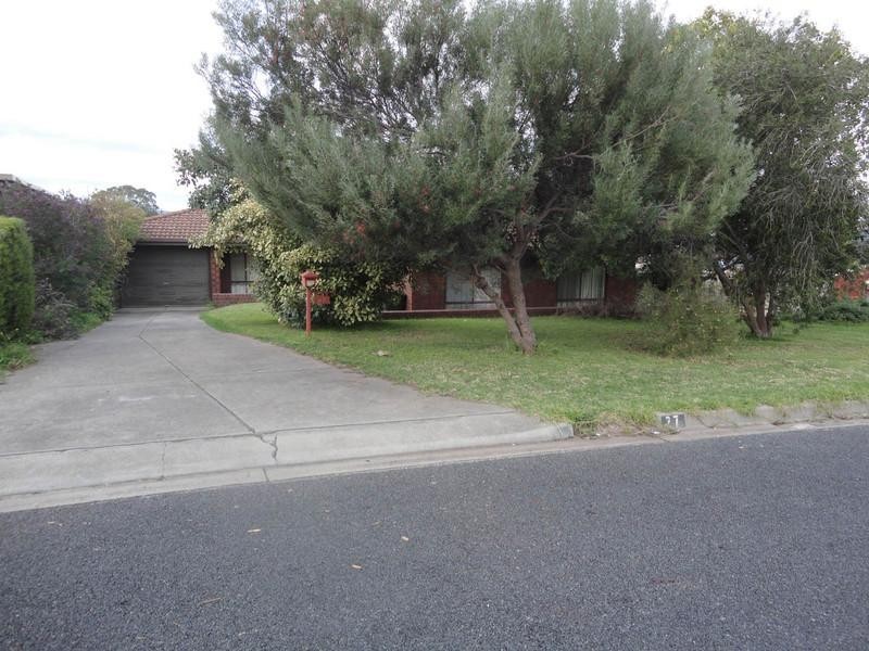 27 Robertson Crescent, Redwood Park SA 5097
