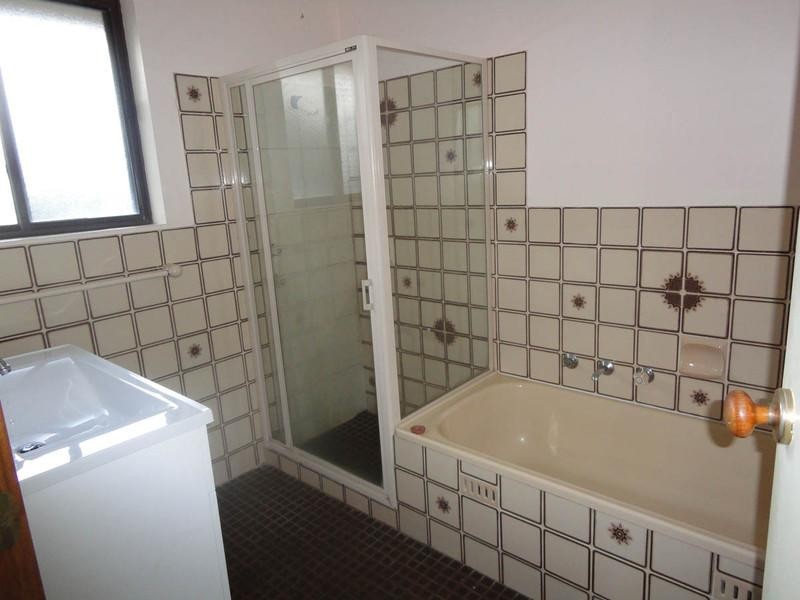 27 Robertson Crescent, Redwood Park SA 5097