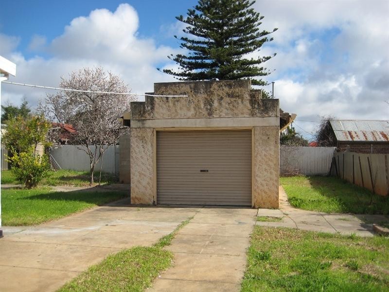 8 Cedar Avenue, Campbelltown SA 5074