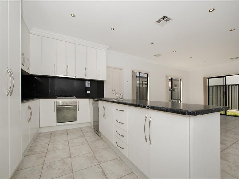 7 Walker Avenue, Paradise SA 5075