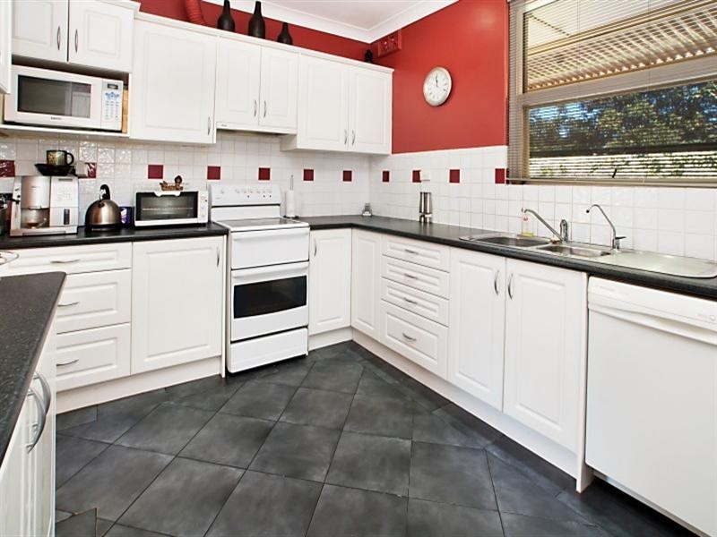 2 Carinya Crescent, Rostrevor SA 5073