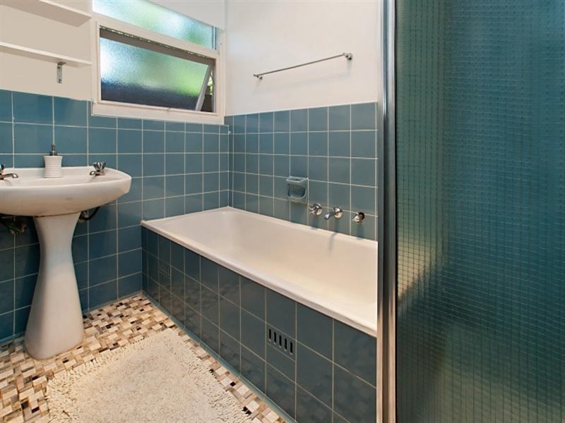 2 Carinya Crescent, Rostrevor SA 5073